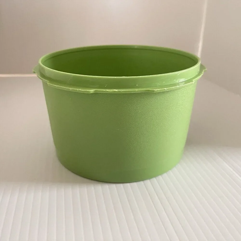 Tupperware Avocado Green Servalier Canister Container 1298-16 Vintage